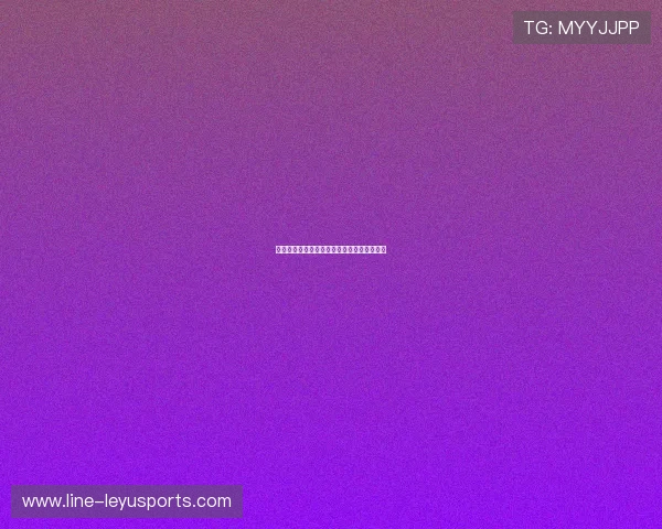 球员奖杯展:冠军奖杯巡展吸引大量市民参观 球员奖杯展:冠军奖杯巡展吸引大量市民参观